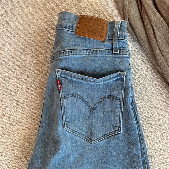 Levi Jeans - Picture 3 of 3